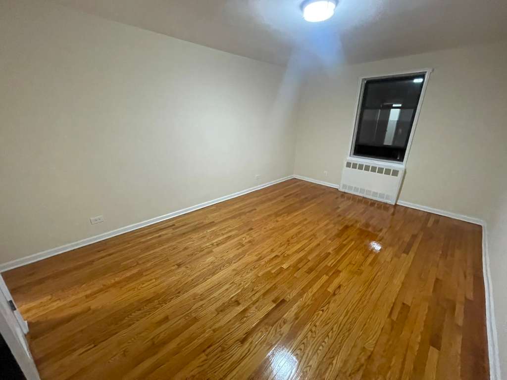 Apartment Booth Street  Queens, NY 111374, MLS-RD5526-17