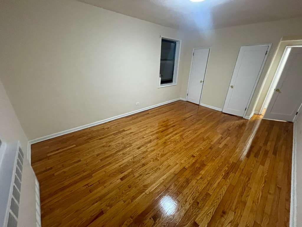 Apartment Booth Street  Queens, NY 111374, MLS-RD5526-18