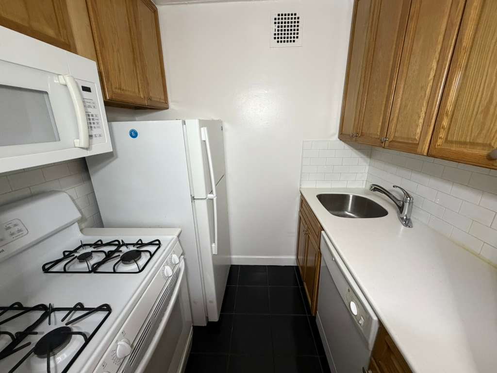 Apartment 118th Street  Queens, NY 11415, MLS-RD5549-3