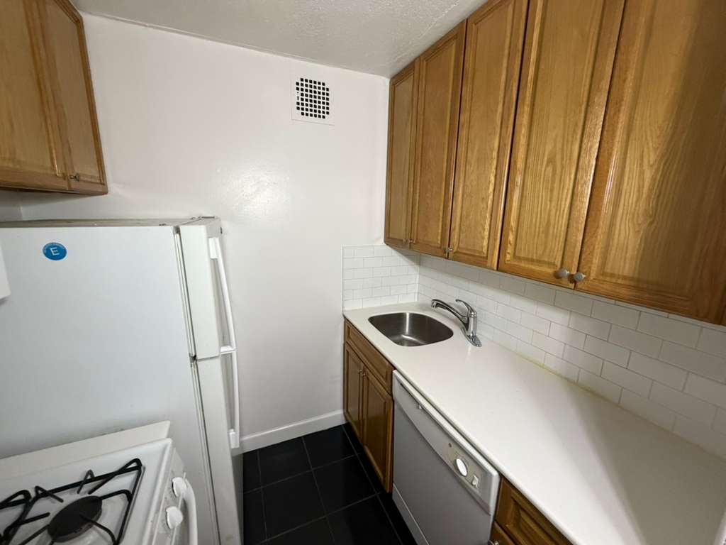 Apartment 118th Street  Queens, NY 11415, MLS-RD5549-5