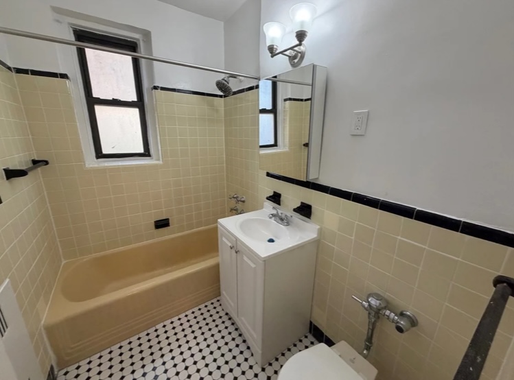 Apartment Wexford Terrace  Queens, NY 11432, MLS-RD5550-18