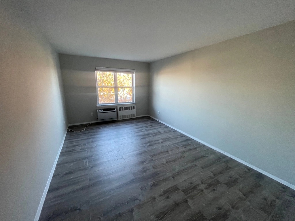 Apartment Bell Blvd  Queens, NY 11360, MLS-RD5551-8