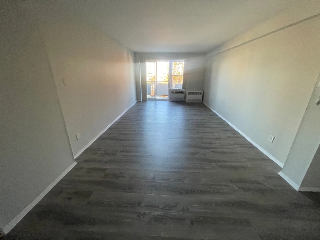 Apartment Bell Blvd  Queens, NY 11360, MLS-RD5551-13