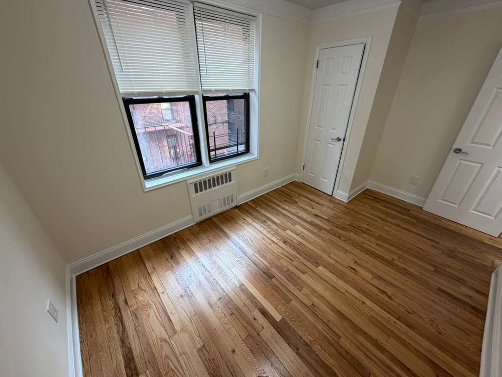 Apartment Elbertson Street  Queens, NY 11373, MLS-RD5557-16