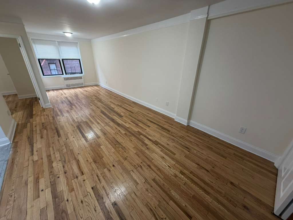 Apartment Elbertson Street  Queens, NY 11373, MLS-RD5557-17