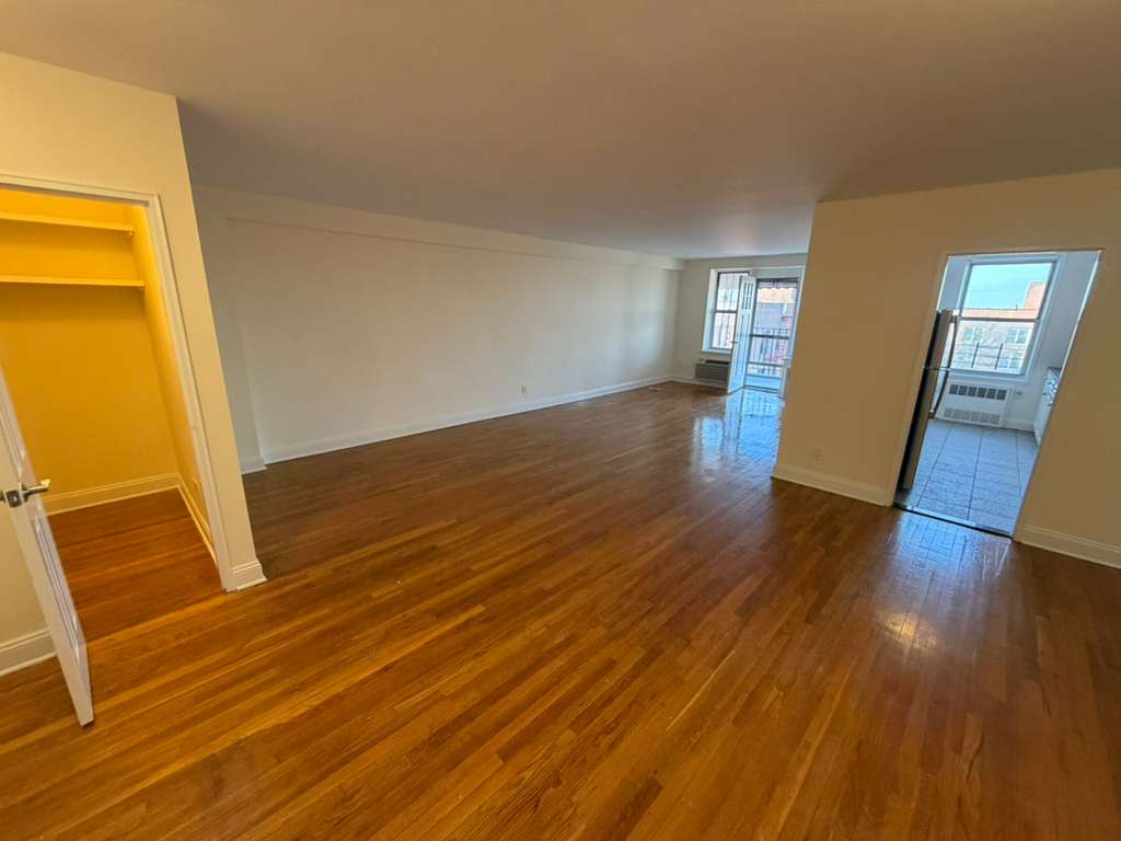 Apartment 150th Street Queens, NY 11367, MLS-RD5561-2