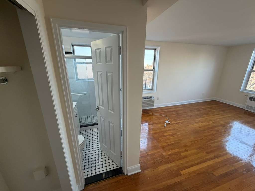Apartment 150th Street Queens, NY 11367, MLS-RD5561-10