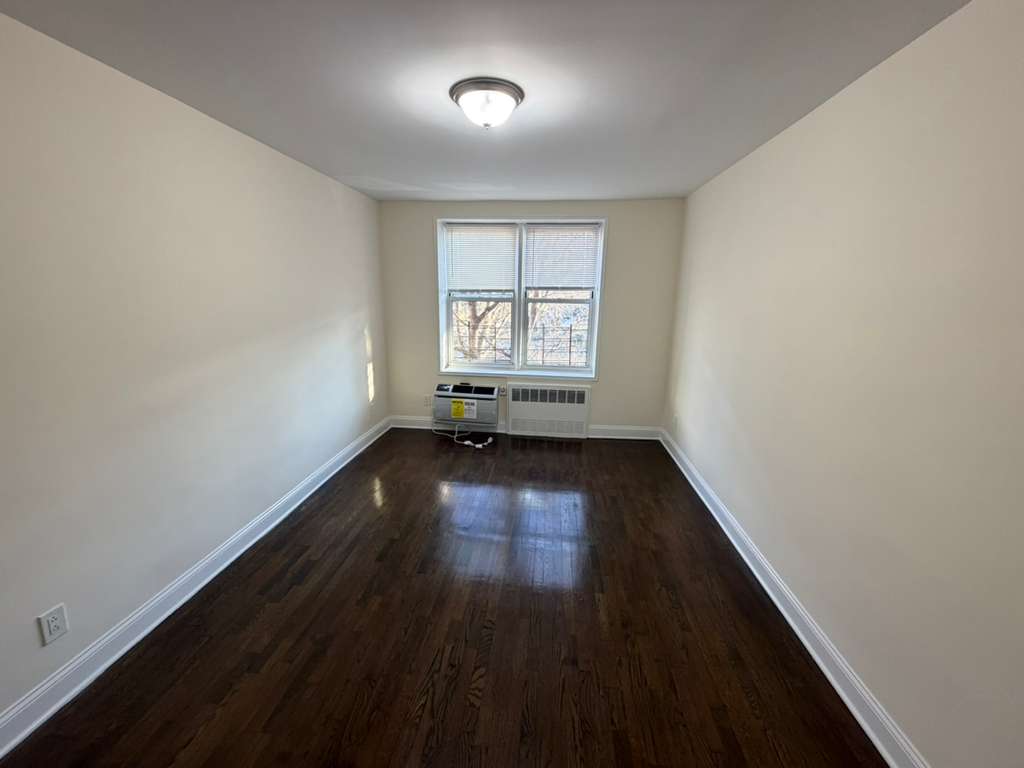 Apartment 150th Street  Queens, NY 11367, MLS-RD5562-10