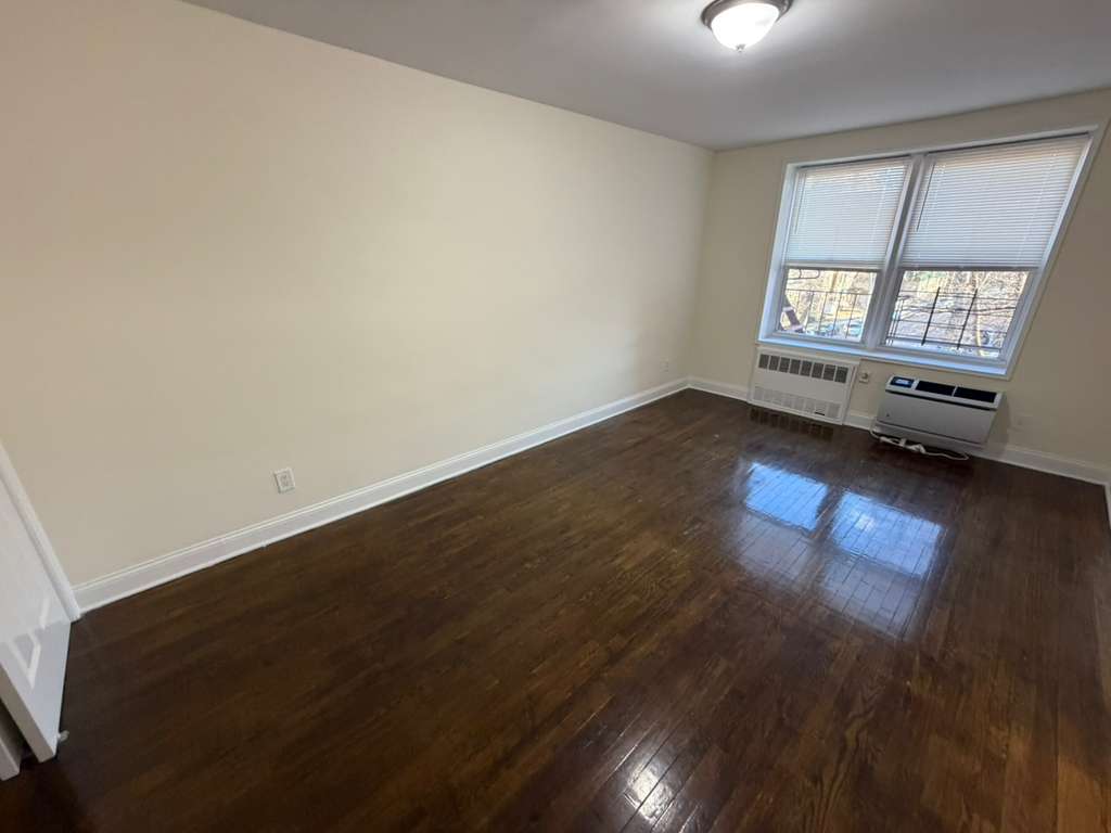 Apartment 150th Street  Queens, NY 11367, MLS-RD5562-13