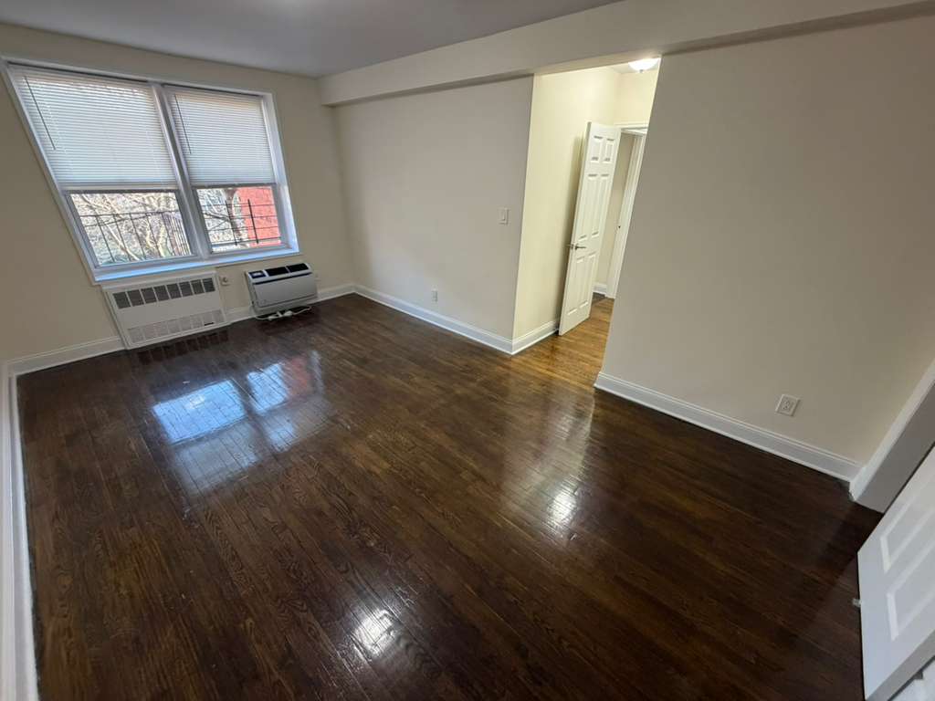 Apartment 150th Street  Queens, NY 11367, MLS-RD5562-14