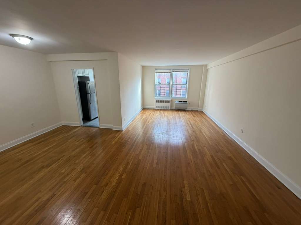 Apartment 150th Street  Queens, NY 11367, MLS-RD5564-8