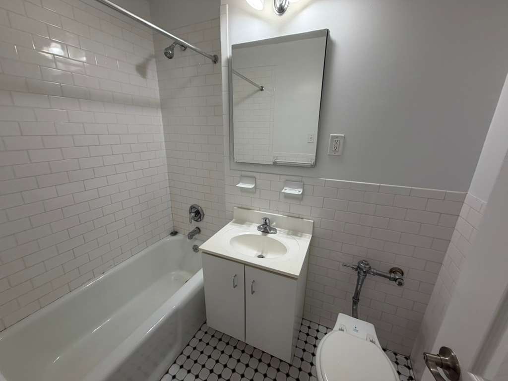 Apartment 150th Street  Queens, NY 11367, MLS-RD5564-17