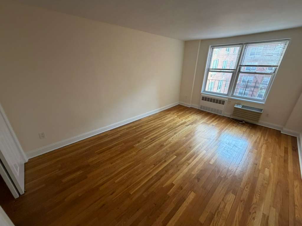 Apartment 150th Street  Queens, NY 11367, MLS-RD5564-19