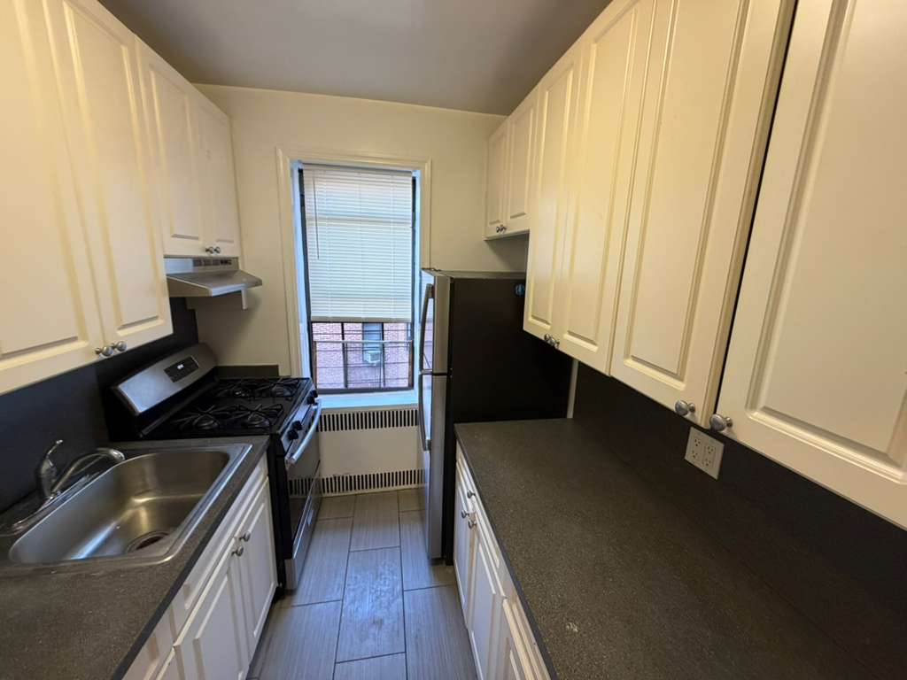 Apartment 32nd Avenue Queens, NY 11377, MLS-RD5565-2