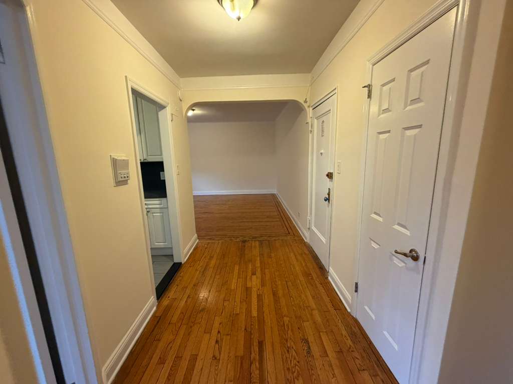 Apartment 32nd Avenue Queens, NY 11377, MLS-RD5565-17