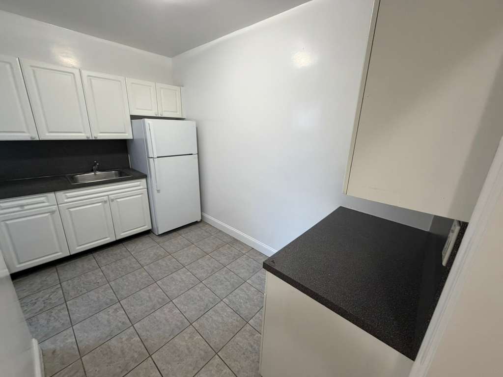 Apartment 32nd Avenue  Queens, NY 11377, MLS-RD5566-5