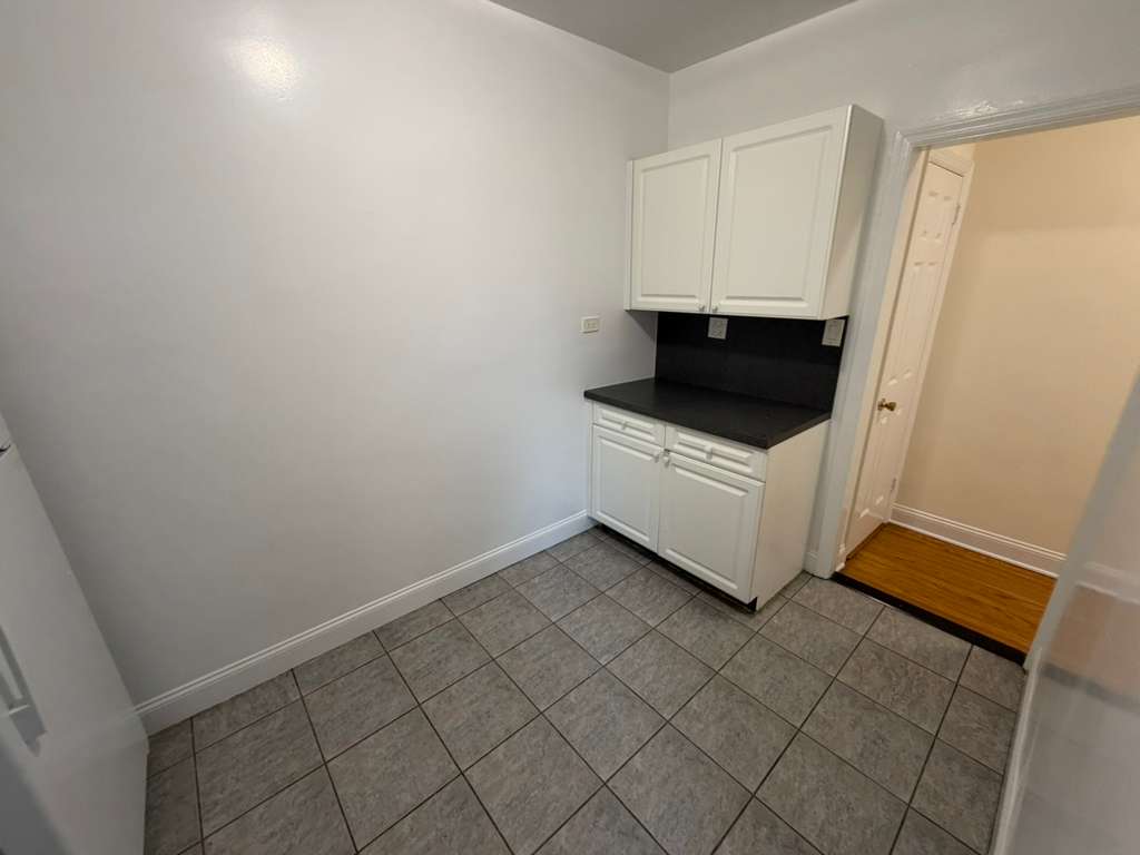 Apartment 32nd Avenue  Queens, NY 11377, MLS-RD5566-7