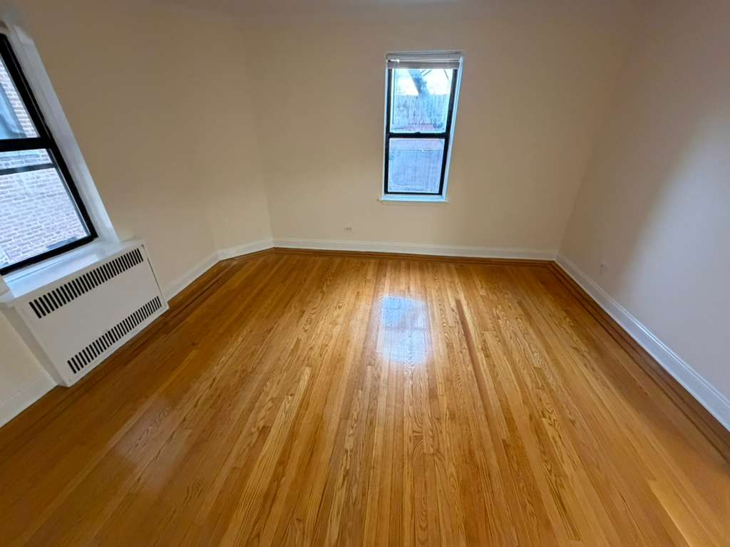 Apartment 32nd Avenue  Queens, NY 11377, MLS-RD5566-14