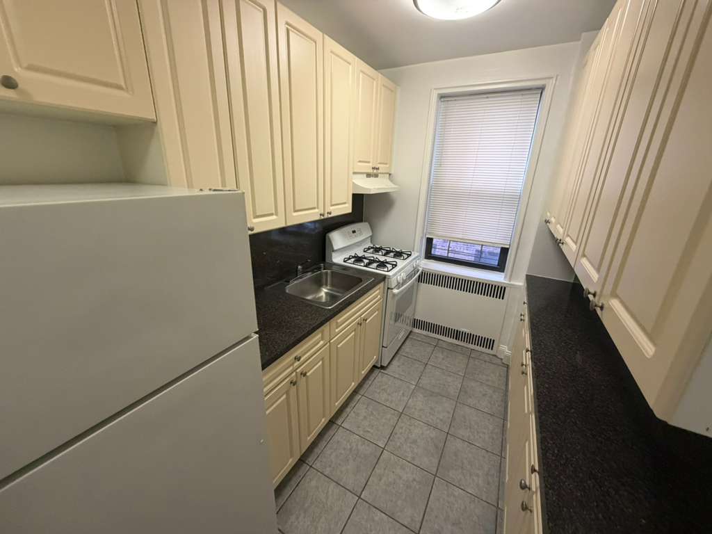 Apartment 167th Street  Queens, NY 11358, MLS-RD5567-5