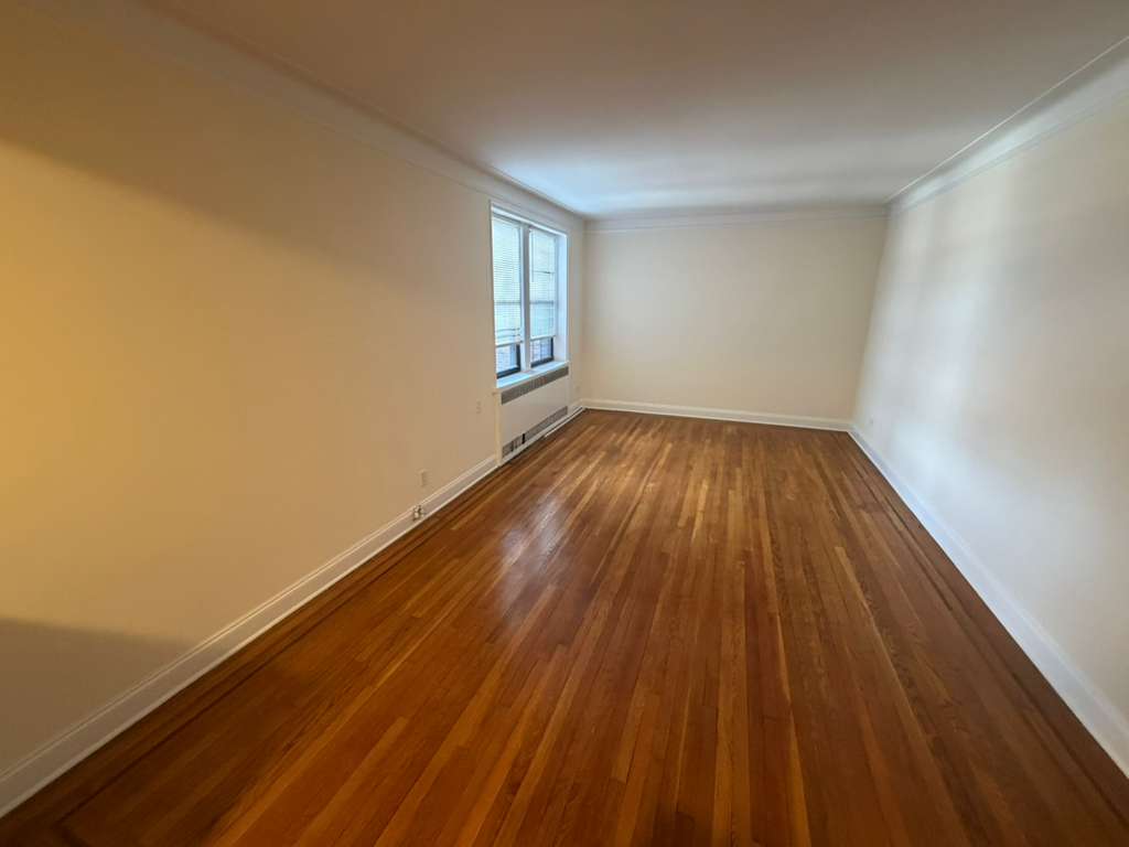 Apartment 167th Street  Queens, NY 11358, MLS-RD5567-10