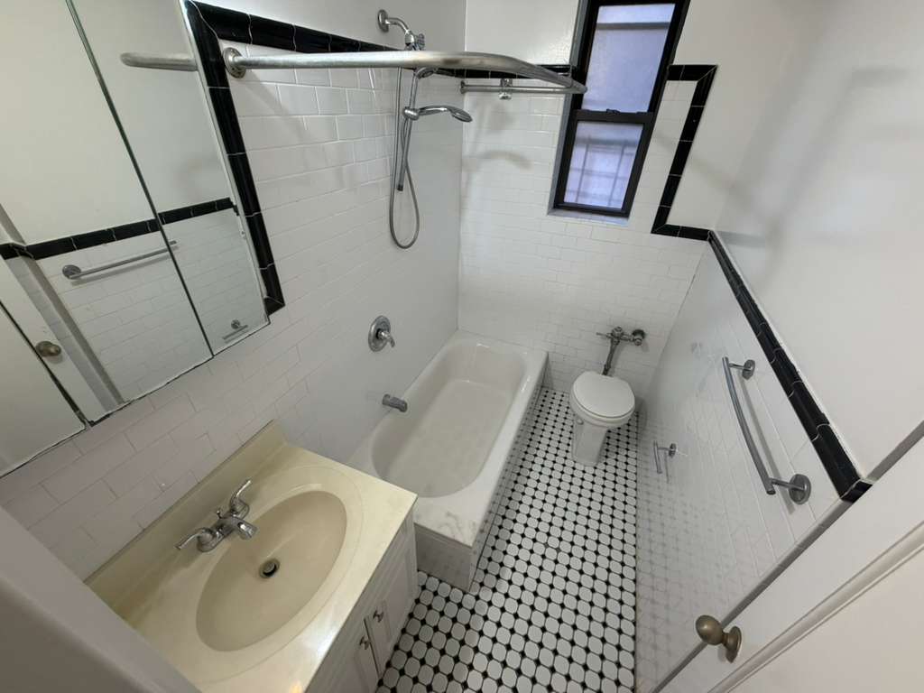 Apartment 167th Street  Queens, NY 11358, MLS-RD5567-15