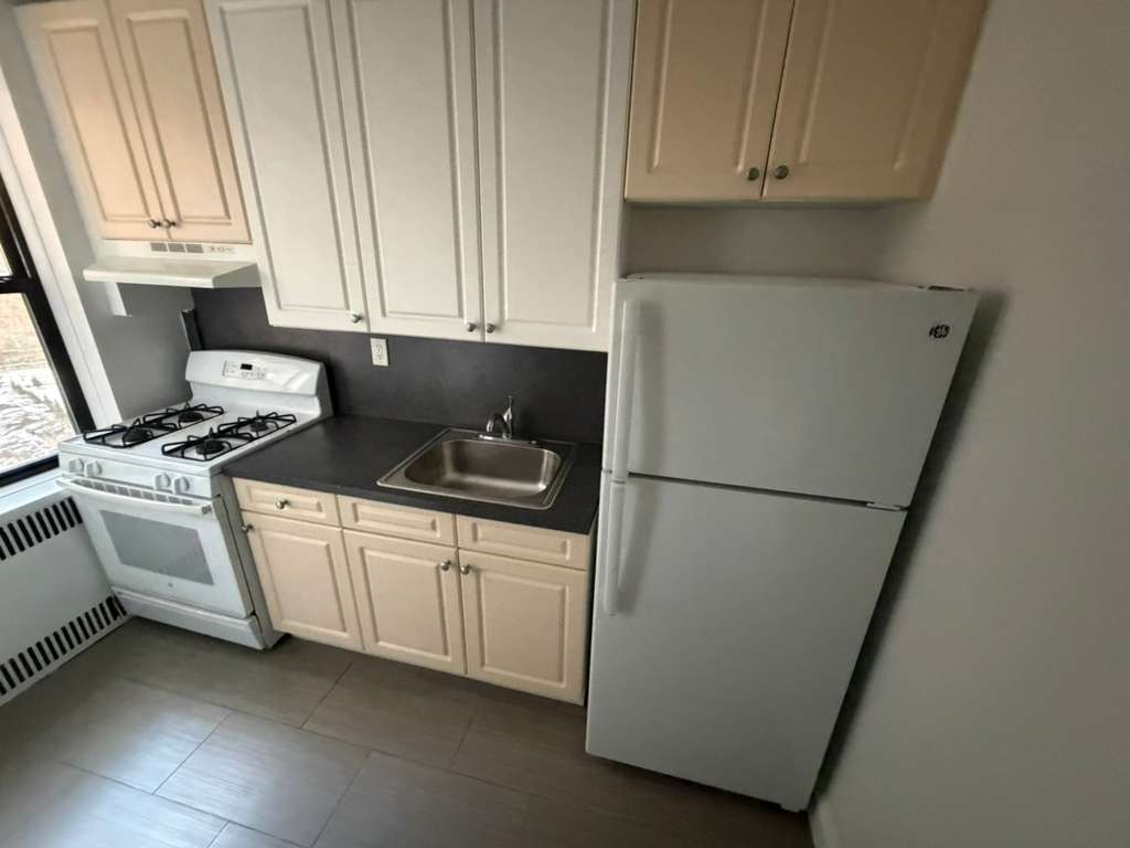 Apartment 32nd Avenue  Queens, NY 11377, MLS-RD5568-2