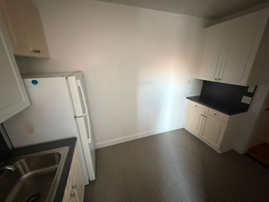 Apartment 32nd Avenue  Queens, NY 11377, MLS-RD5568-9