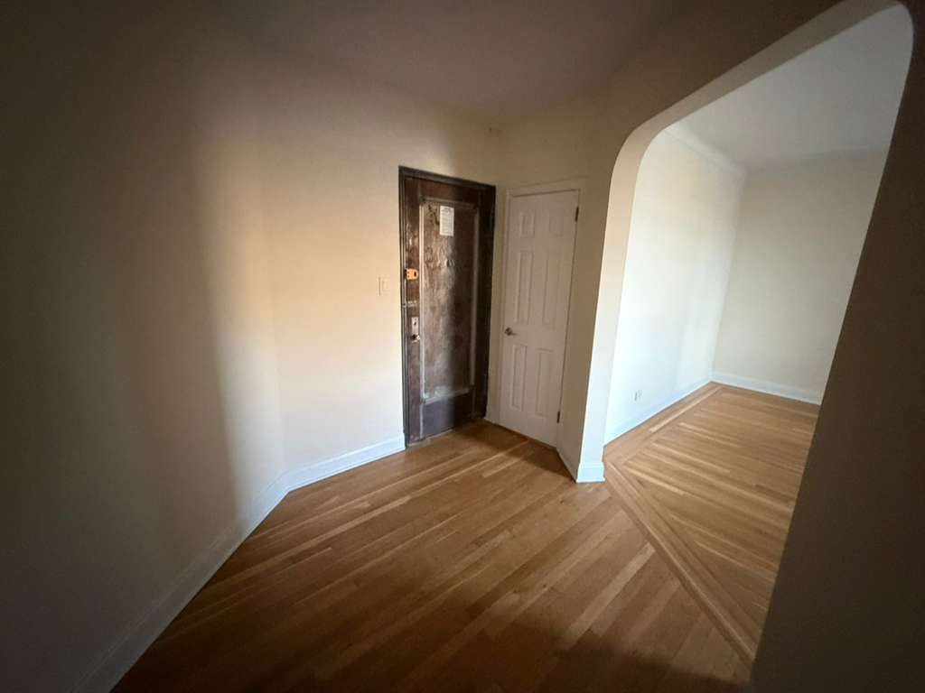 Apartment 32nd Avenue  Queens, NY 11377, MLS-RD5568-14