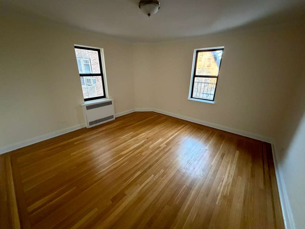 Apartment 32nd Avenue  Queens, NY 11377, MLS-RD5568-17