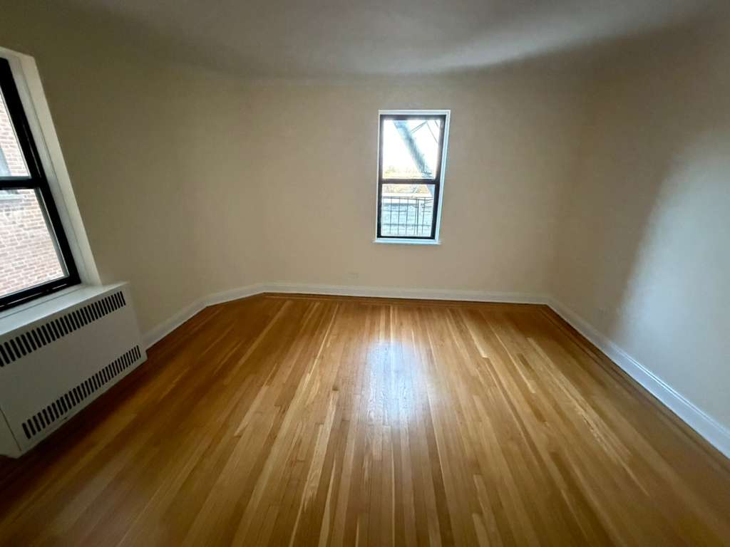 Apartment 32nd Avenue  Queens, NY 11377, MLS-RD5568-19