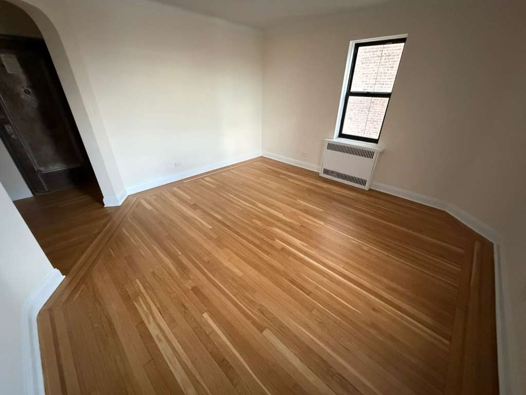 Apartment 32nd Avenue  Queens, NY 11377, MLS-RD5568-20
