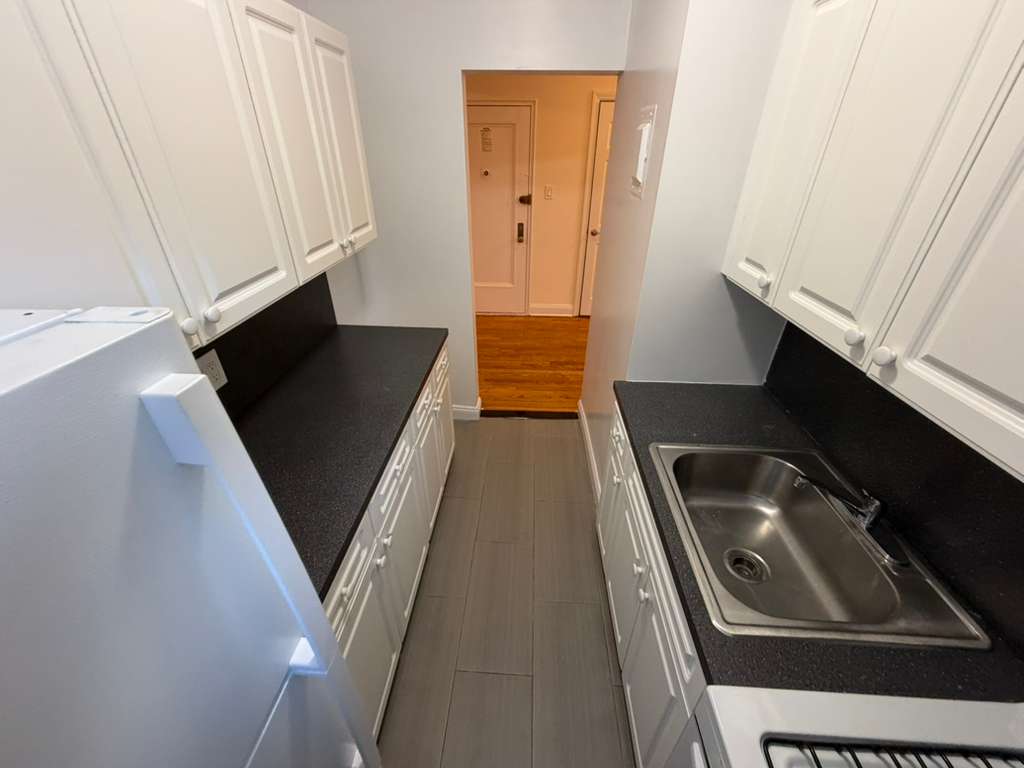 Apartment 32nd Avenue  Queens, NY 11377, MLS-RD5569-6