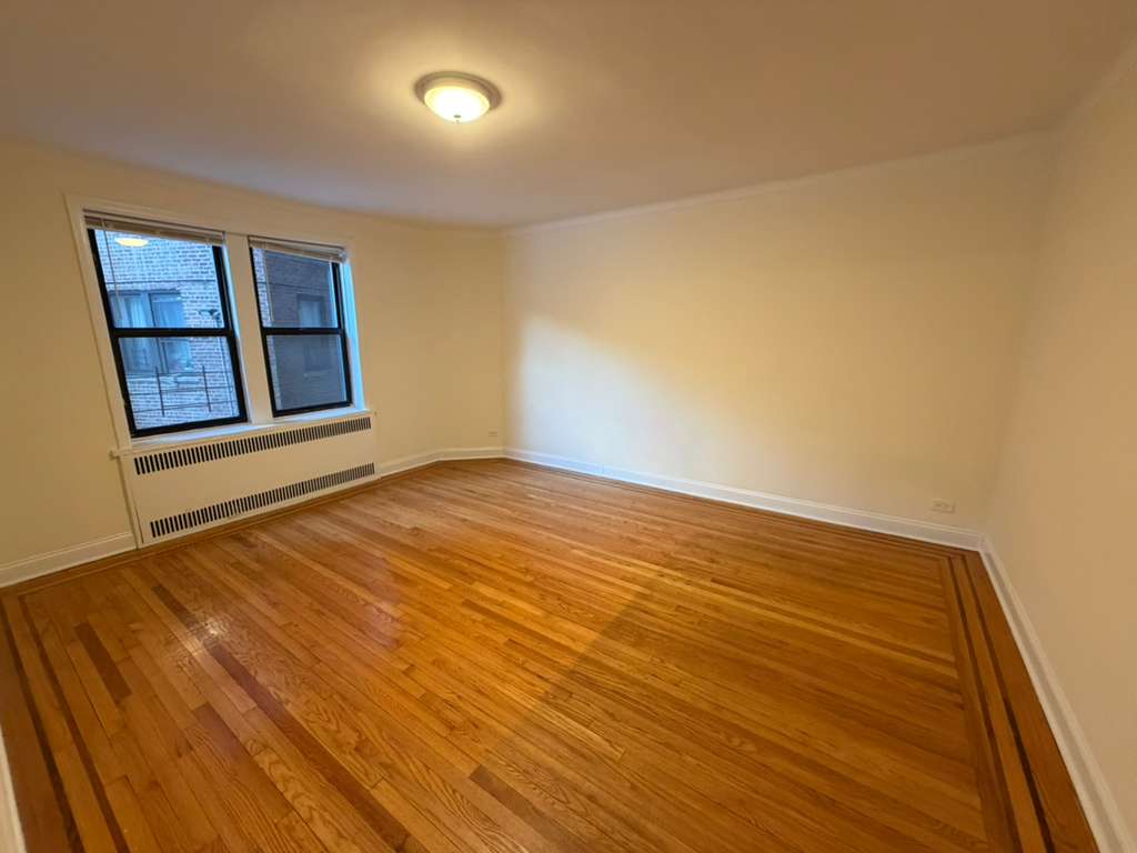 Apartment 32nd Avenue  Queens, NY 11377, MLS-RD5569-7