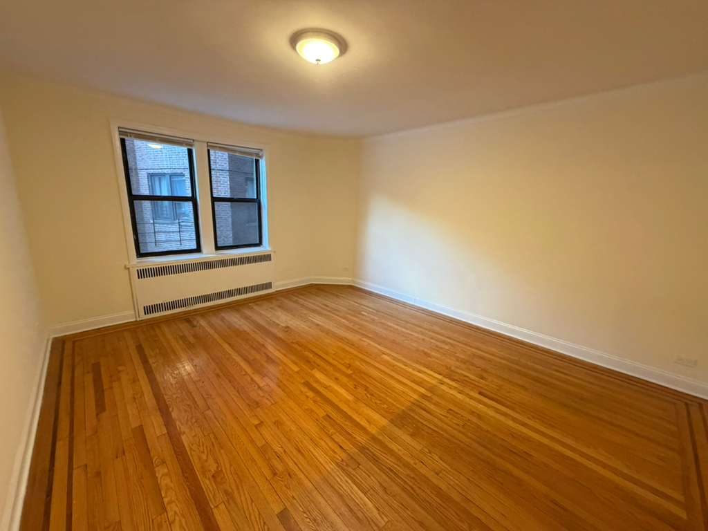 Apartment 32nd Avenue  Queens, NY 11377, MLS-RD5569-8