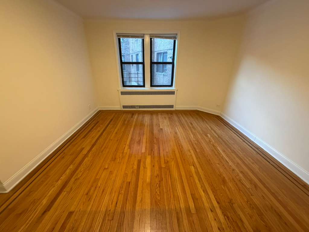 Apartment 32nd Avenue  Queens, NY 11377, MLS-RD5569-9