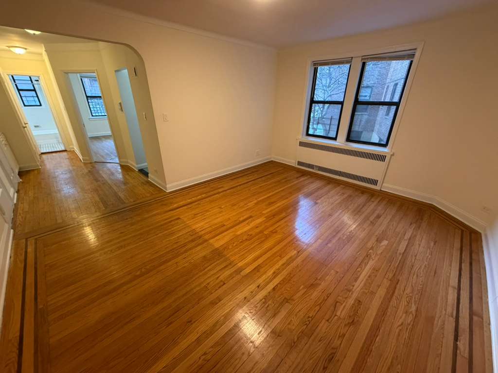 Apartment 32nd Avenue  Queens, NY 11377, MLS-RD5569-10