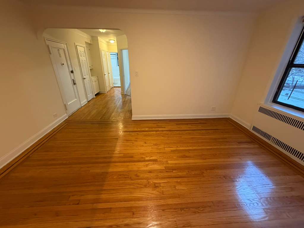 Apartment 32nd Avenue  Queens, NY 11377, MLS-RD5569-11