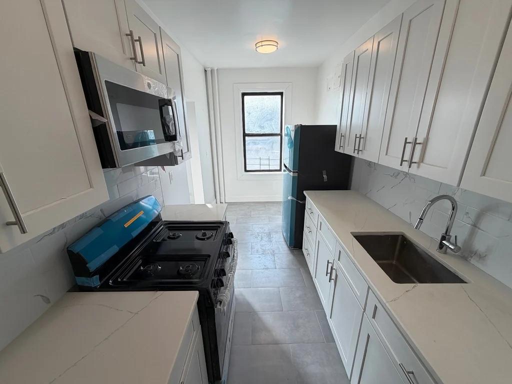 Apartment Union Tpke  Queens, NY 11415, MLS-RD5585-2