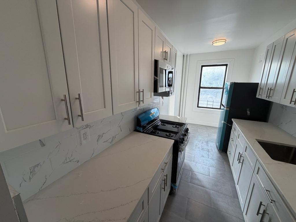 Apartment Union Tpke  Queens, NY 11415, MLS-RD5585-7