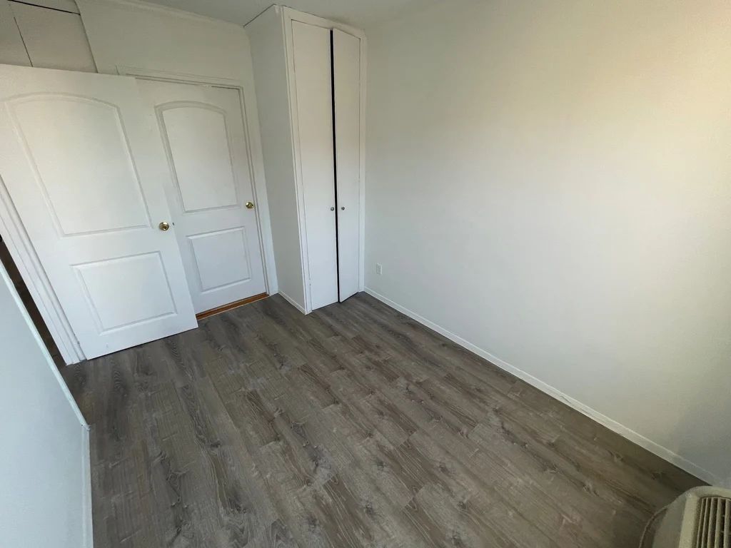 Apartment Douglaston Pkwy Queens, NY 11363, MLS-RD5597-11