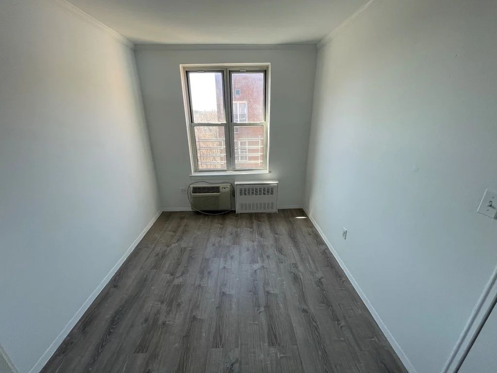 Apartment Douglaston Pkwy Queens, NY 11363, MLS-RD5597-12