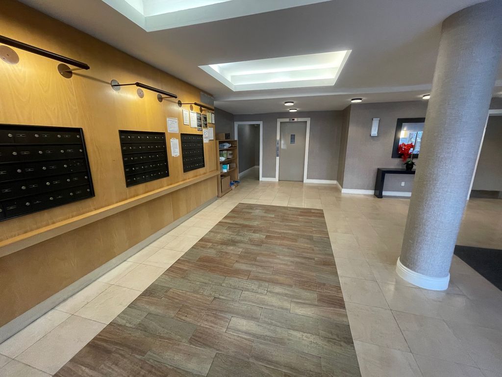 Apartment Douglaston Pkwy Queens, NY 11363, MLS-RD5597-18