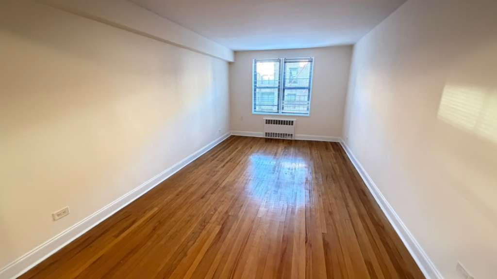 Apartment 77th Street Queens, NY 11372, MLS-RD5598-8
