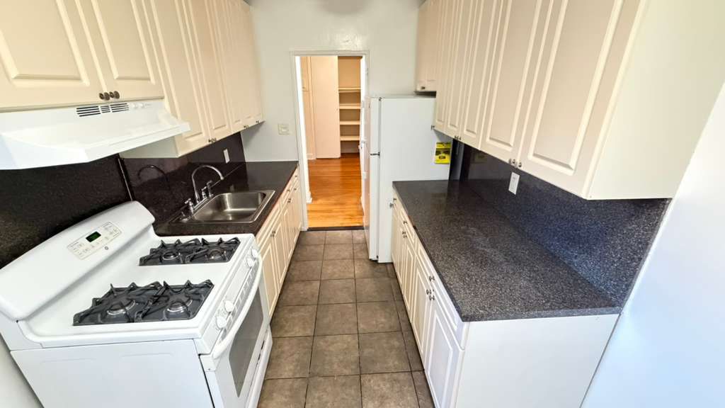 Apartment 77th Street Queens, NY 11372, MLS-RD5598-12
