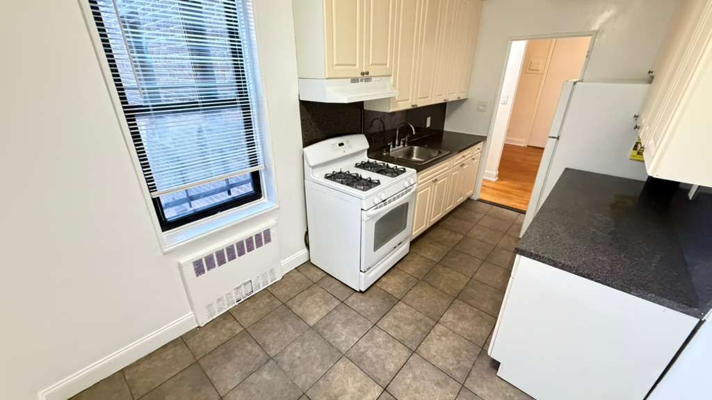 Apartment 77th Street Queens, NY 11372, MLS-RD5598-13