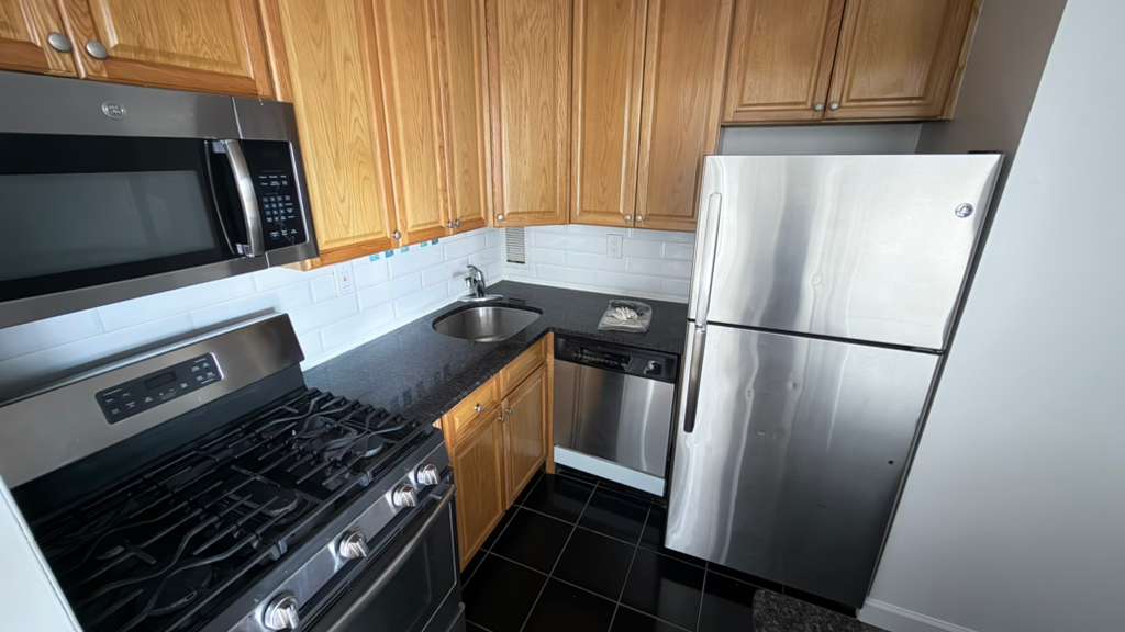 Apartment 34th Avenue  Queens, NY 11354, MLS-RD5609-3