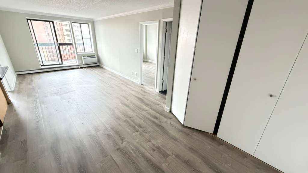 Apartment 34th Avenue  Queens, NY 11354, MLS-RD5609-7