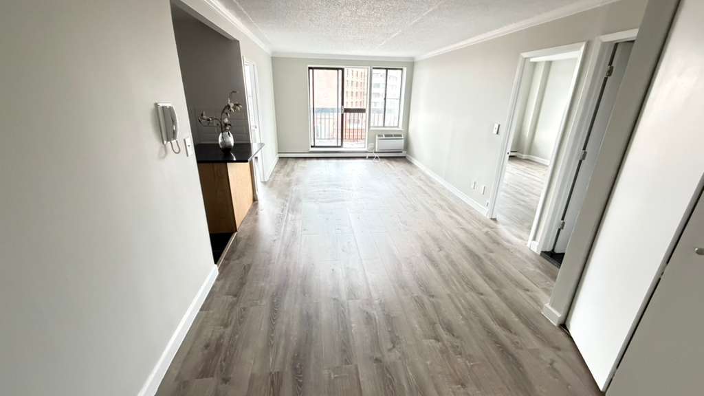 Apartment 34th Avenue  Queens, NY 11354, MLS-RD5609-8