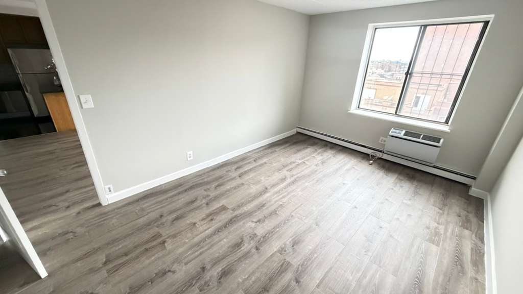 Apartment 34th Avenue  Queens, NY 11354, MLS-RD5609-15