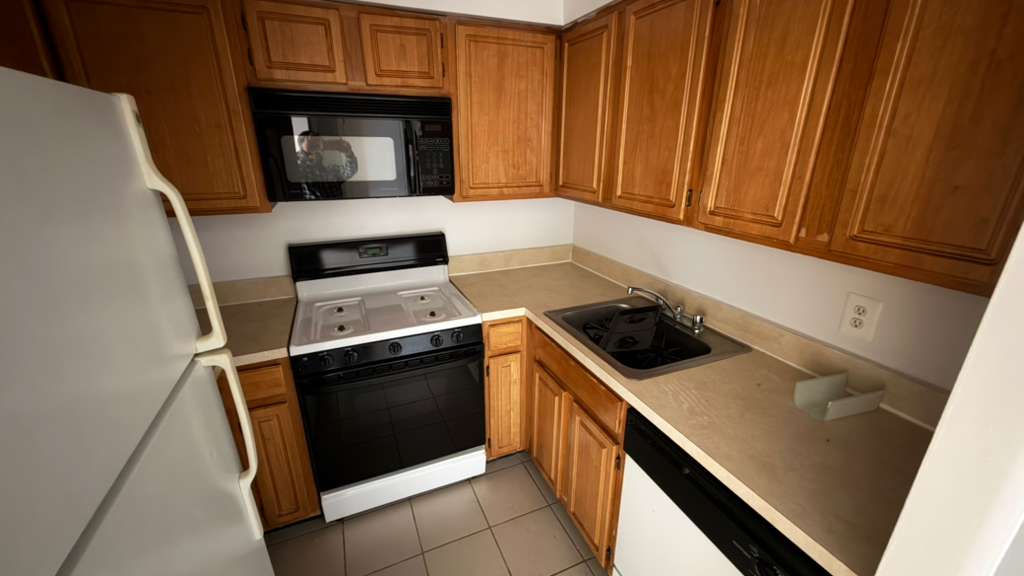 Apartment Northern Blvd  Queens, NY 11354, MLS-RD5612-3